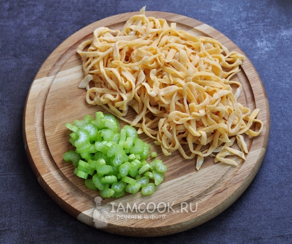 Порезать сельдерей