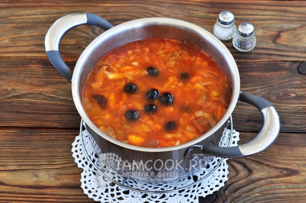 Положить маслины