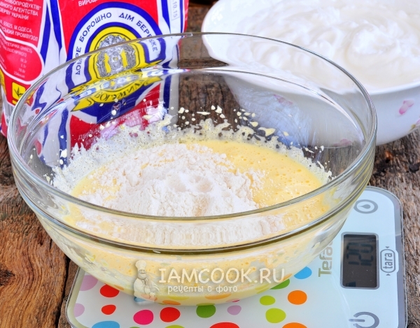 Всыпать муку