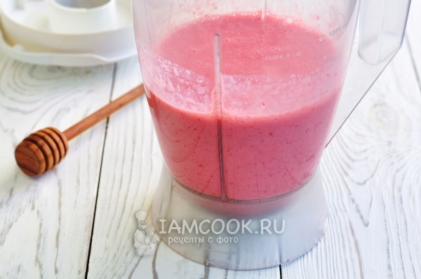 Взбить смузи в блендере