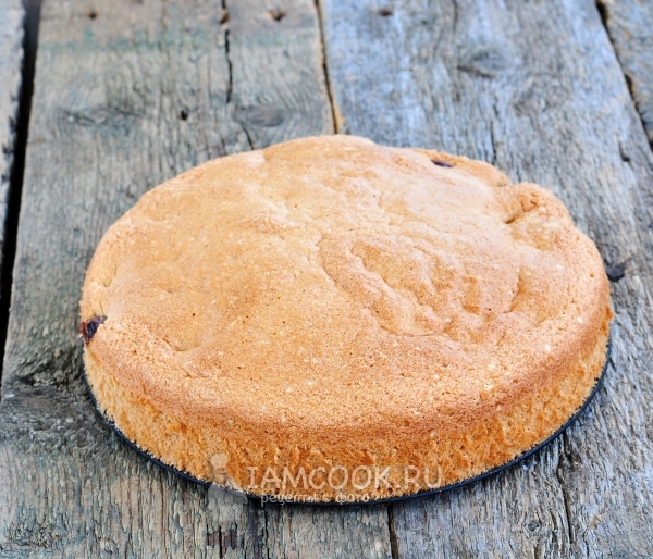 Достать пирог из формы