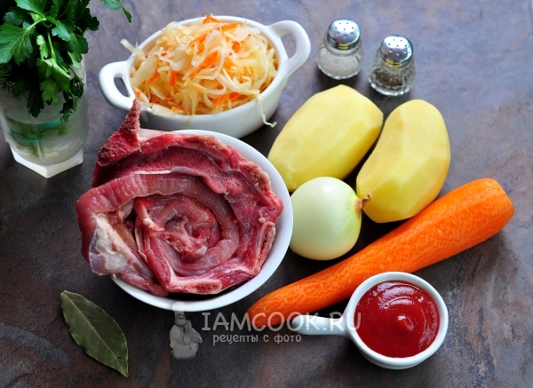 Ингредиенты для щей из квашеной капусты с говядиной