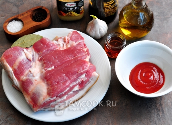 Ингредиенты для свиной грудинки в духовке