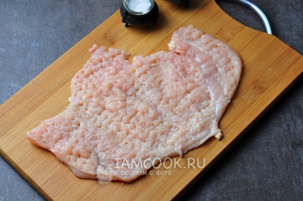 Отбить куриное филе