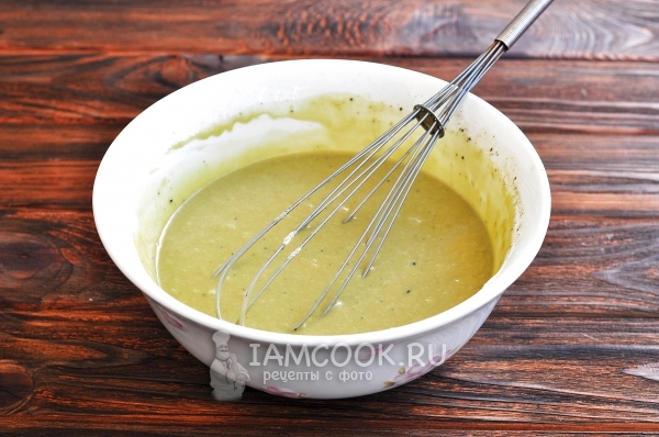 Всыпать муку и размешать