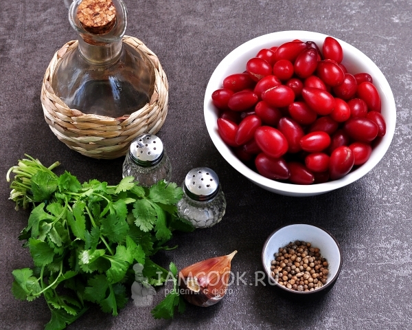 Ингредиенты для соуса из кизила к мясу