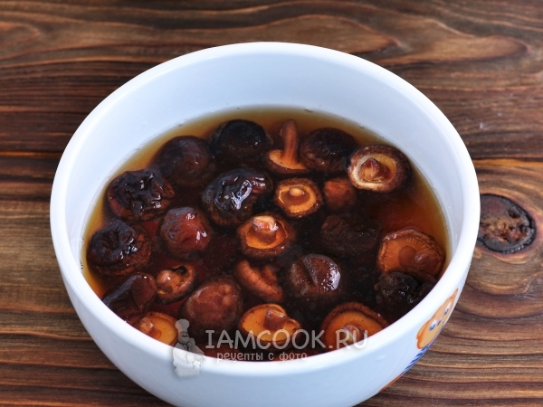 Залить грибы кипятком