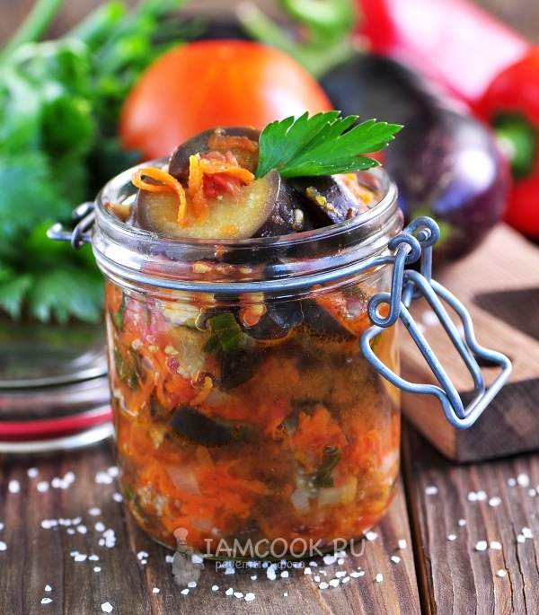 Фото тушеных баклажанов с помидорами и чесноком