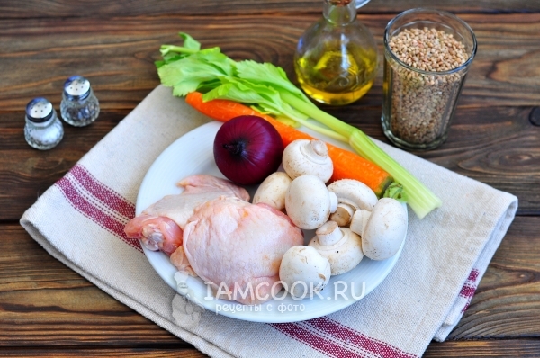 Ингредиенты для гречки с грибами в горшочке в духовке