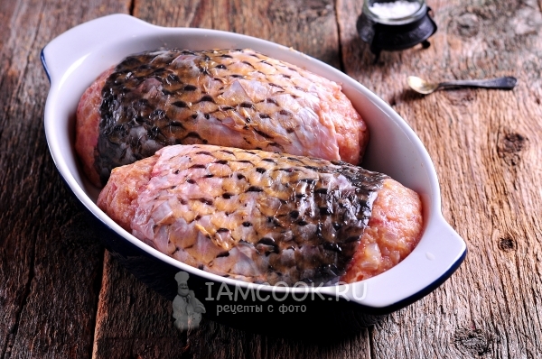 Завернуть фарш в кожу рыбы