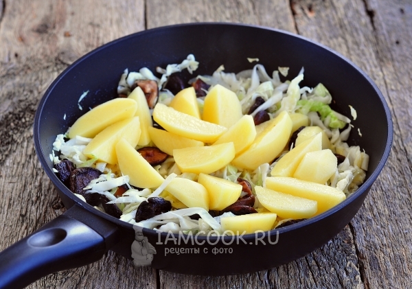 Положить картофель