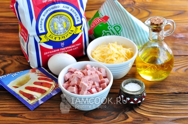 Ингредиенты для оладий с колбасой и сыром