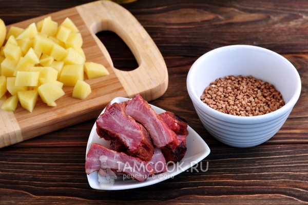 Подготовить картофель, гречку и ребра