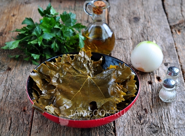 Выпачиваем виноградные листья