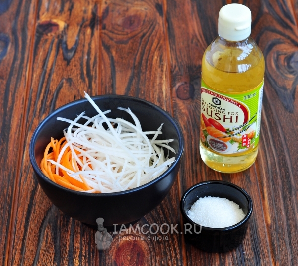 Натереть морковь и редис