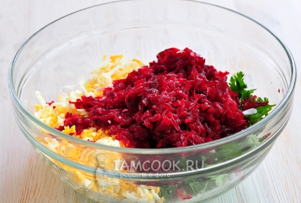 Добавили яйца и свёклу