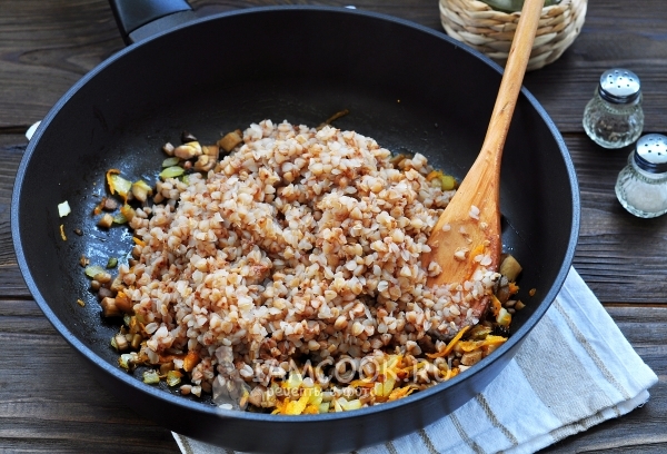 Положить гречку