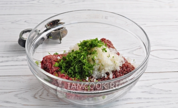 Соединить ингредиенты для фарша