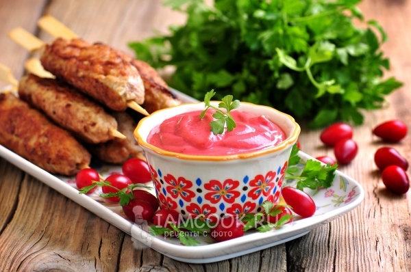 Фото соуса из кизила к мясу