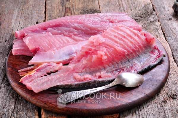 Отделить рыбу от костей