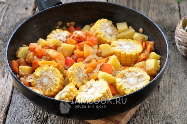 Положить кукурузу