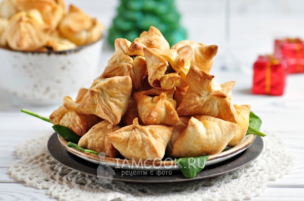 Рецепт закусочных оливок, запеченных в слоеном тесте
