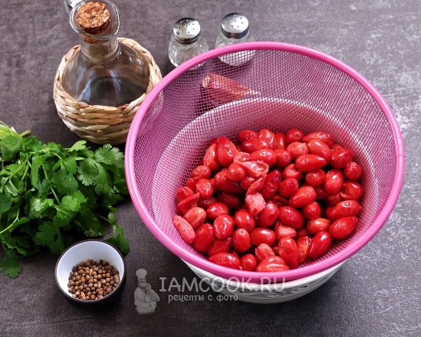 Процедить кизиловый отвар