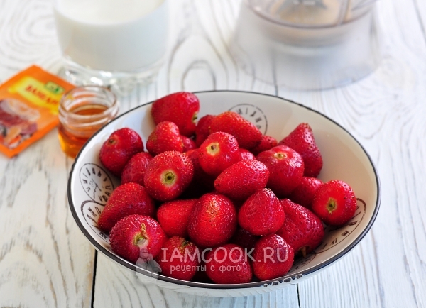 Помыть клубнику