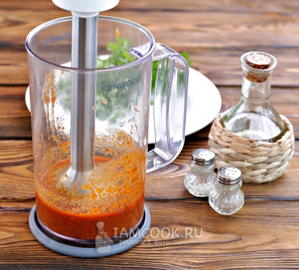 Взбить соус блендером