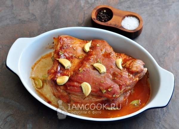 Запечь мясо в духовке