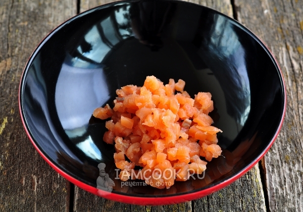 Порезать рыбу