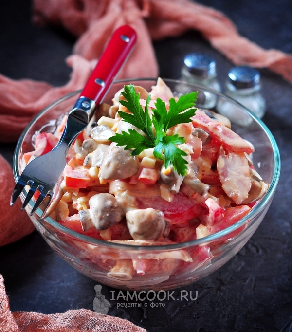 Рецепт салата с копченой куриной грудкой и шампиньонами
