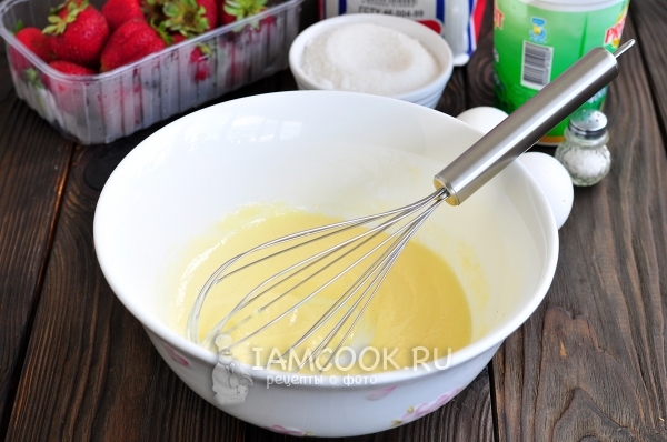 Взбить масло с сахаром