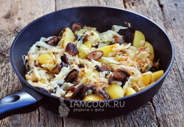 Потушить овощи с грибами