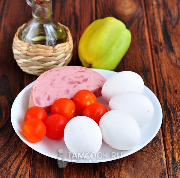 Ингредиенты для омлета с колбасой в мультиварке