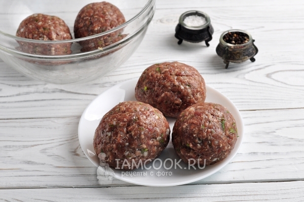 Облепить яйца фаршем