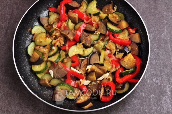 Добавить чеснок