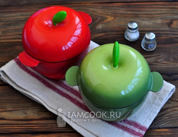 Накрыть горшочки крышками