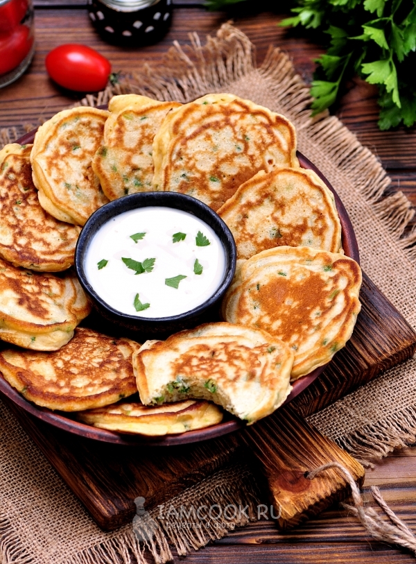 Рецепт оладий с зеленым луком и яйцом