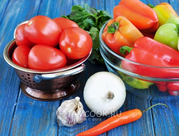 Ингредиенты для лечо с луком на зиму