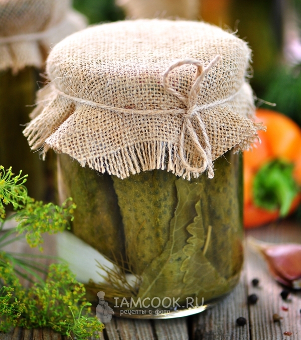 Готовые хрустящие маринованные огурцы на зиму в банках