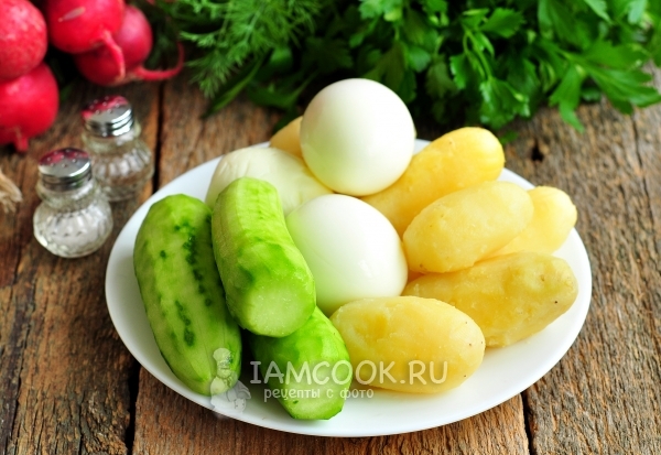 Отварить картофель и яйца