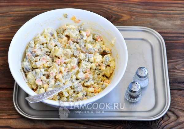 Размешать салат