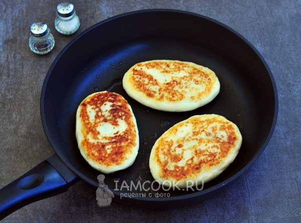 Пожарить картофельные зразы