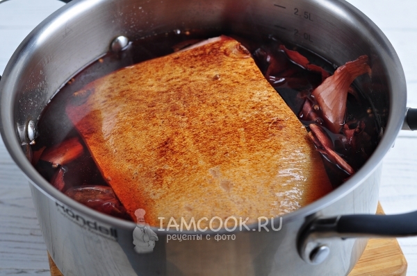 Положить подчеревок в маринад