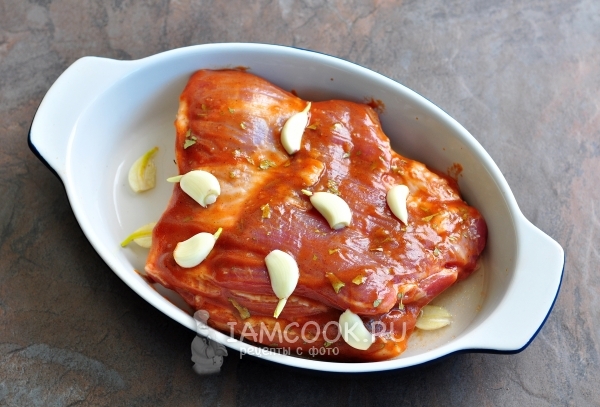 Добавить чеснок