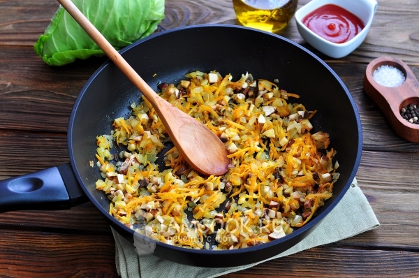 Положить грибы