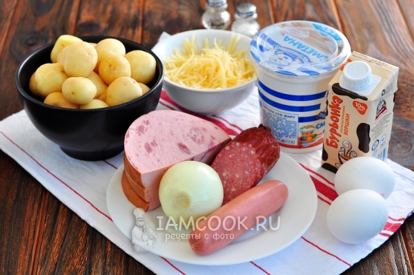 Ингредиенты для картофельной запеканки с колбасой и сыром в духовке