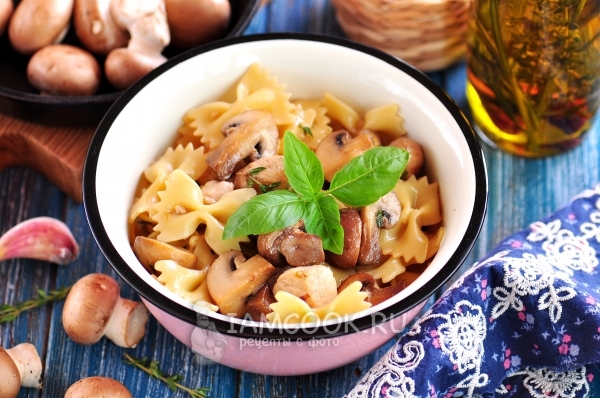 Фото макарон с грибами и курицей