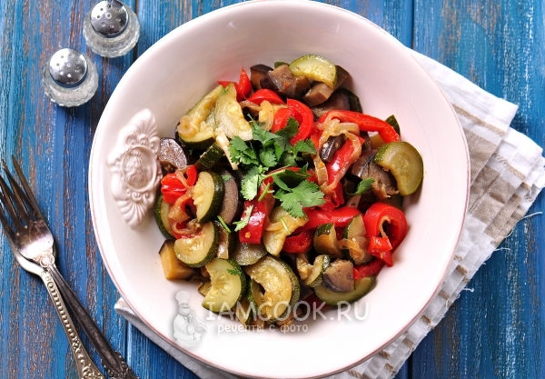 Фото тушеных кабачков с баклажанами